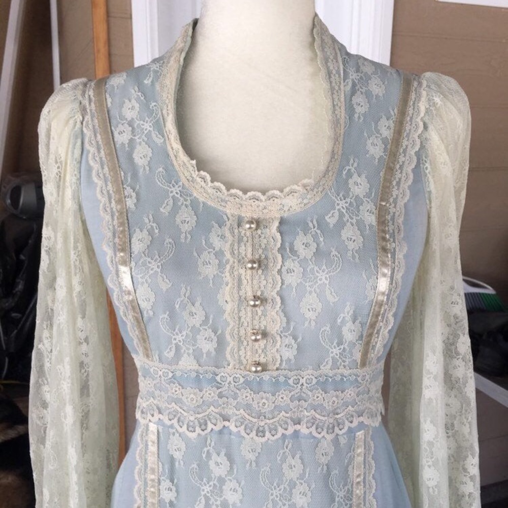 Pale Blue Cream Lace Gunne Sax Dream Dress